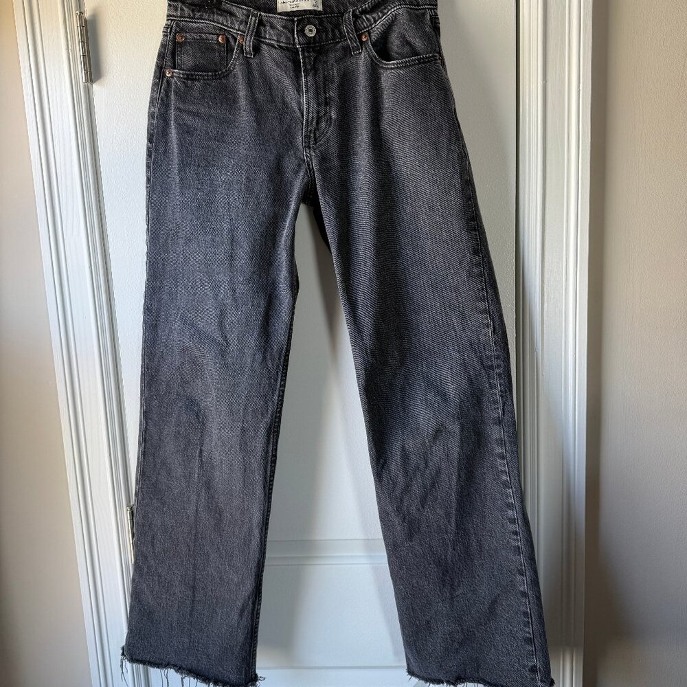 Abercrombie Women's Low Rise Baggy Jean Black Raw Hem Size 26 2 Regular